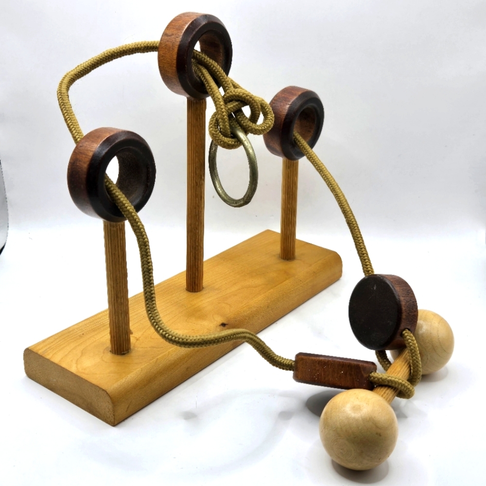 Stumps hard  Puzzle OBJECT TO MOVE THE BRASS RING Scorpion Games Vintage 1979